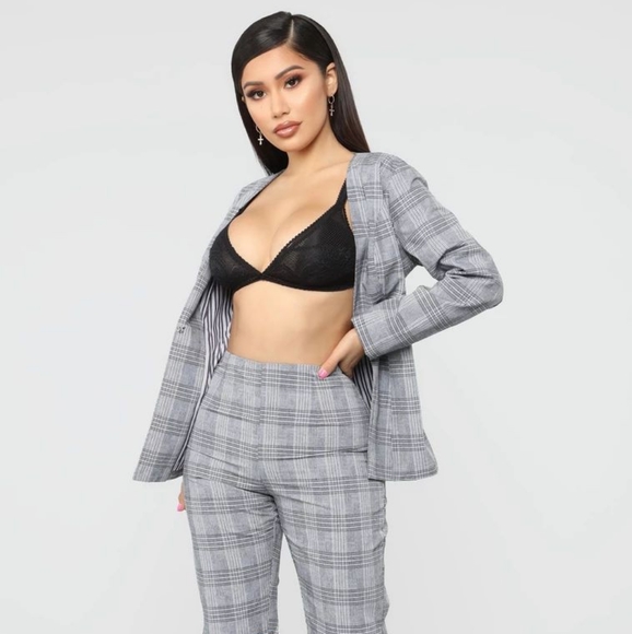 ð€SOLDð€Fashion Nova Blazer - Picture 2 of 8